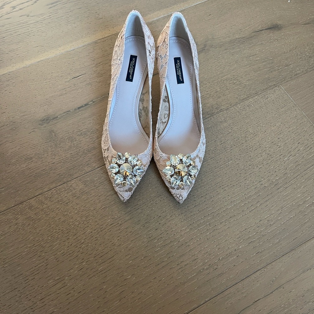 Dolce & Gabbana Bellucci  Beige Lace Heels with Crystal Embellishments - Picture 6 of 17